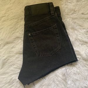BLACK DENIM JEAN SHORTS